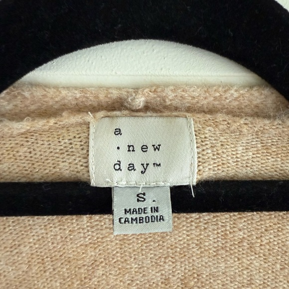 A New Day Fall Cardigan Size Small - Picture 4 of 4